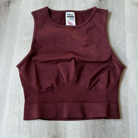 GYMSHARK SWEAT SEAMLESS MIDI TANK
Baked Maroon Small NWT in packaging - Picture 7 of 7
